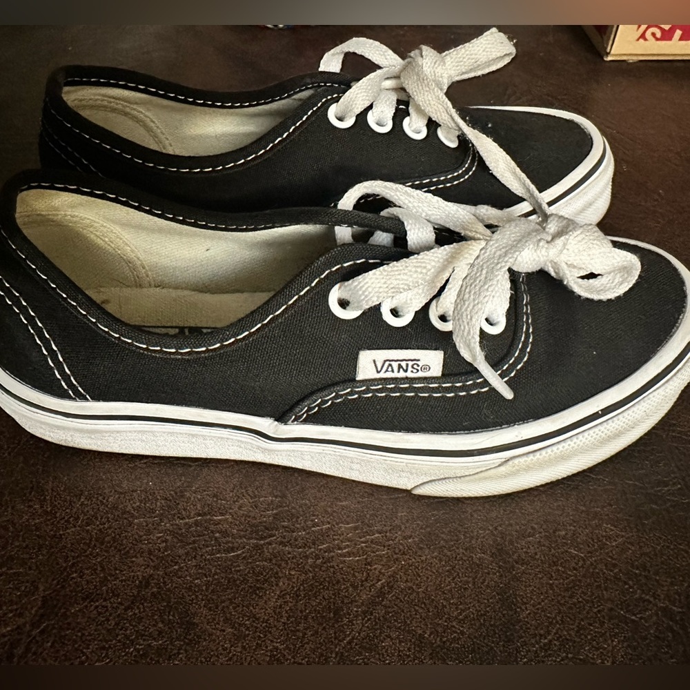 Black and white Vans boys 1